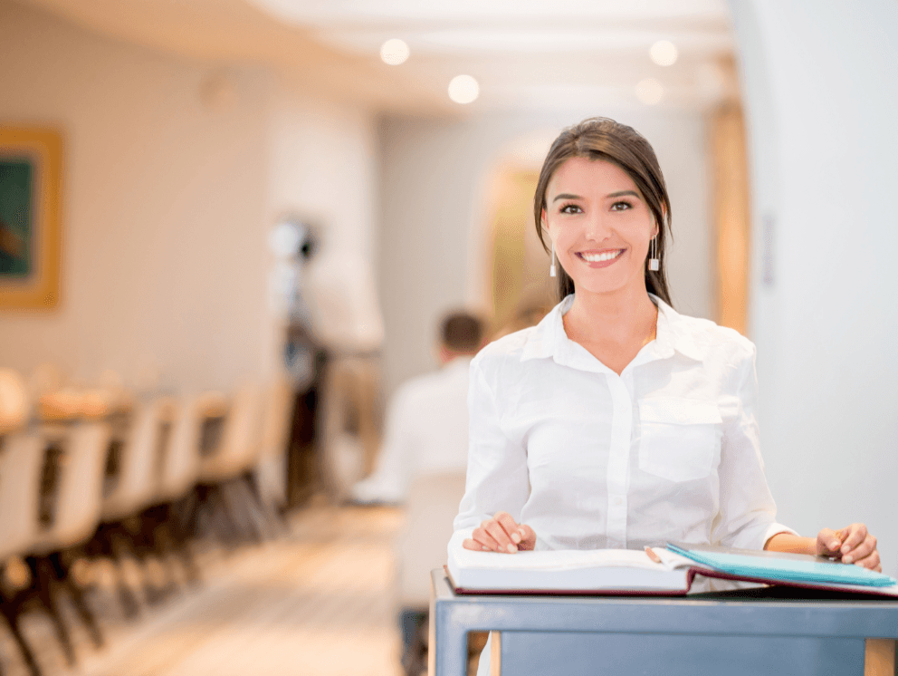 Your Tool for Eliminating the Front-of-House Staffing Squeeze: AI for Restaurants